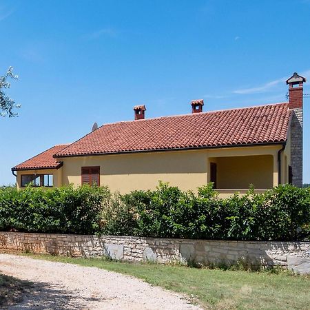 Secluded Apartment In Pore With Garden Porec Esterno foto